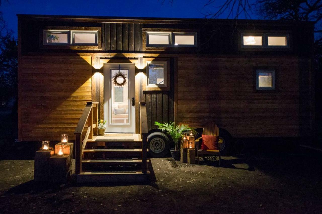 Villa Montana Escape Elegant Tiny House In Waco Near Magnolia Esterno foto
