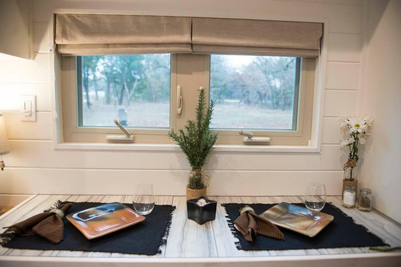 Villa Montana Escape Elegant Tiny House In Waco Near Magnolia Esterno foto