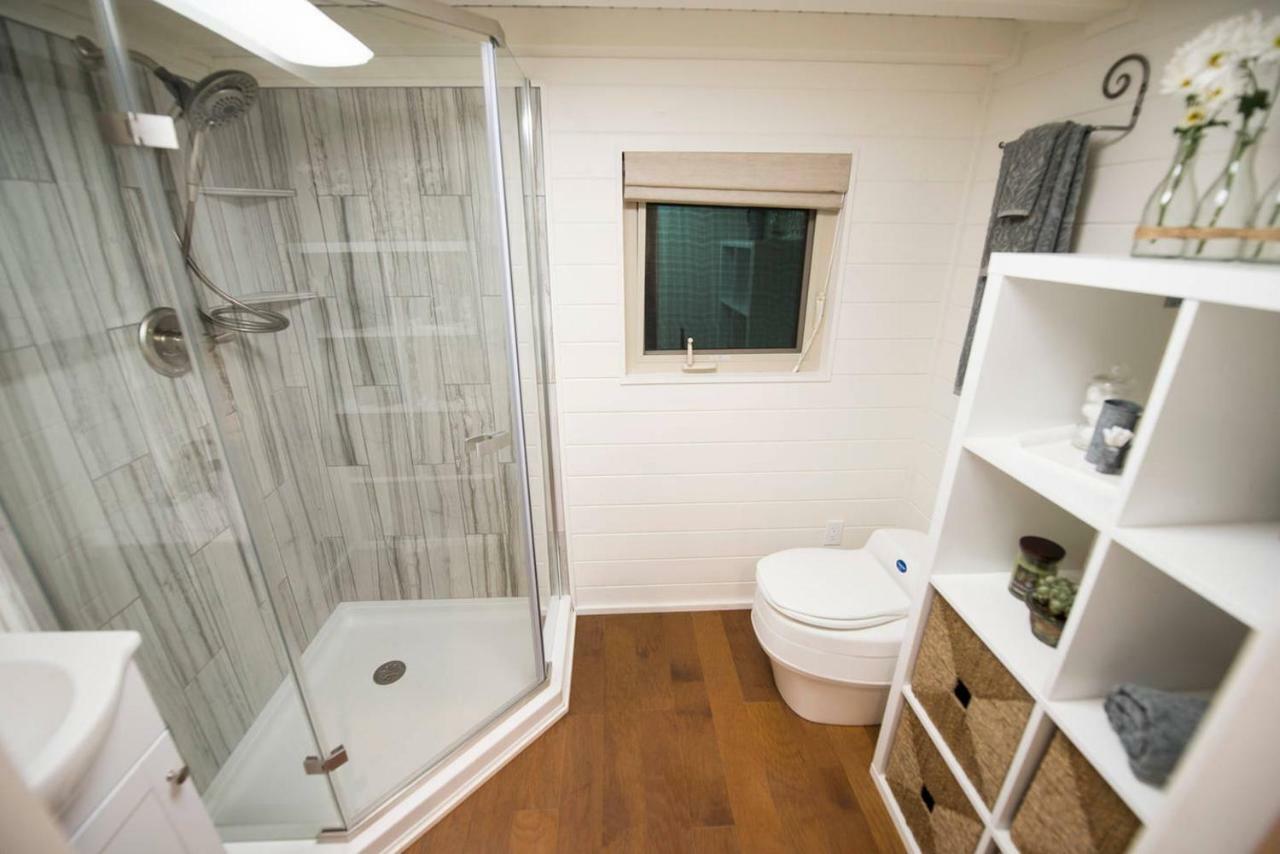Villa Montana Escape Elegant Tiny House In Waco Near Magnolia Esterno foto
