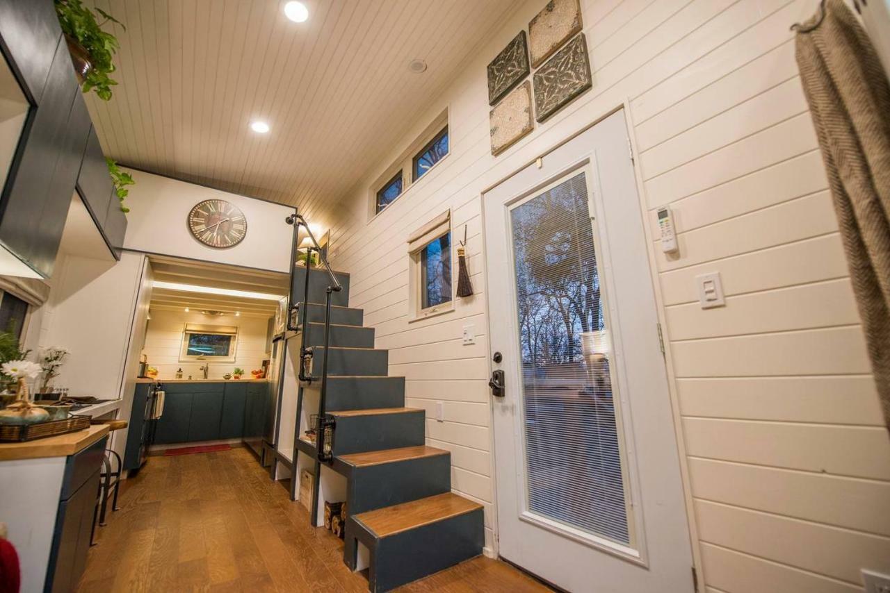 Villa Montana Escape Elegant Tiny House In Waco Near Magnolia Esterno foto