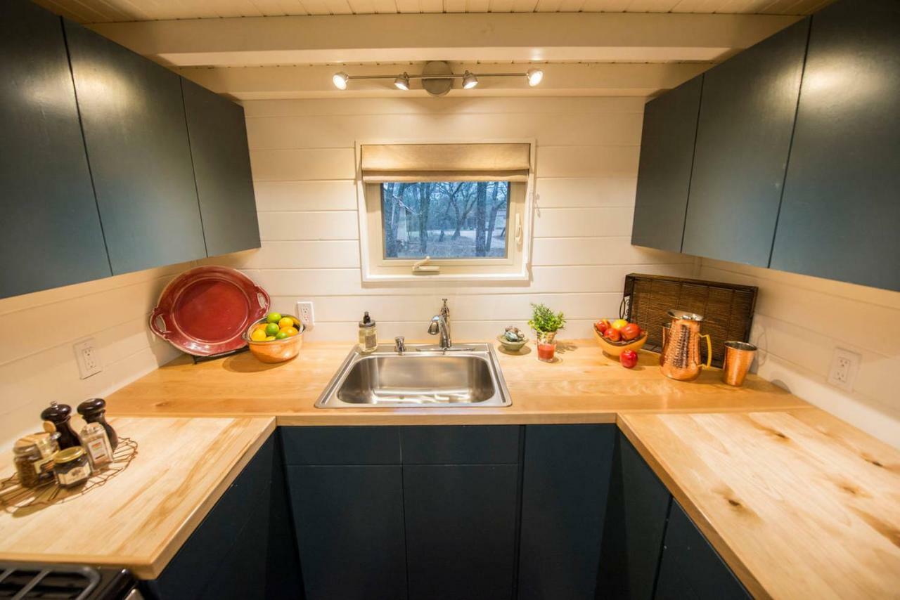 Villa Montana Escape Elegant Tiny House In Waco Near Magnolia Esterno foto