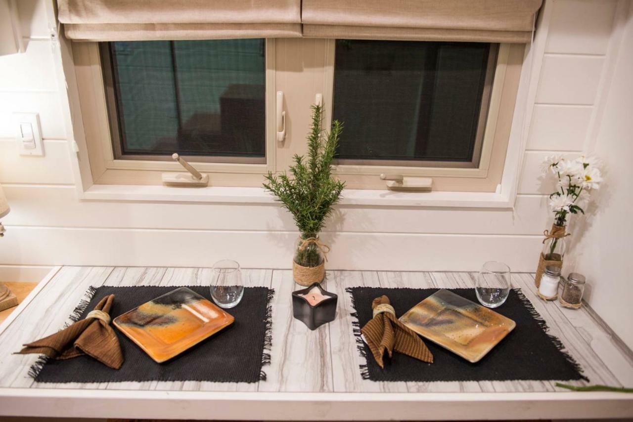 Villa Montana Escape Elegant Tiny House In Waco Near Magnolia Esterno foto
